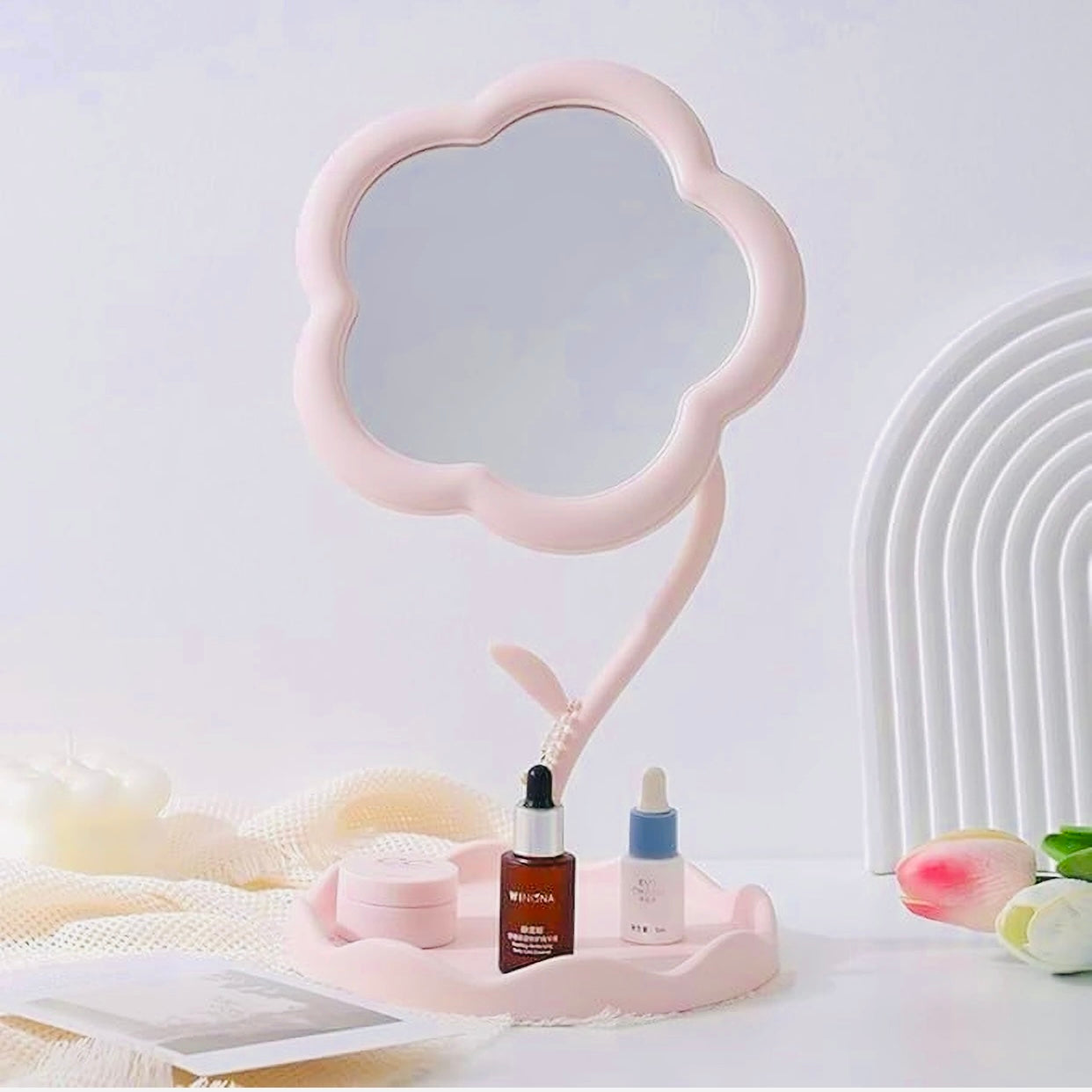 Rotatable Makeup Mirror,Cute Flower-Shaped Mirror ,1-PCS